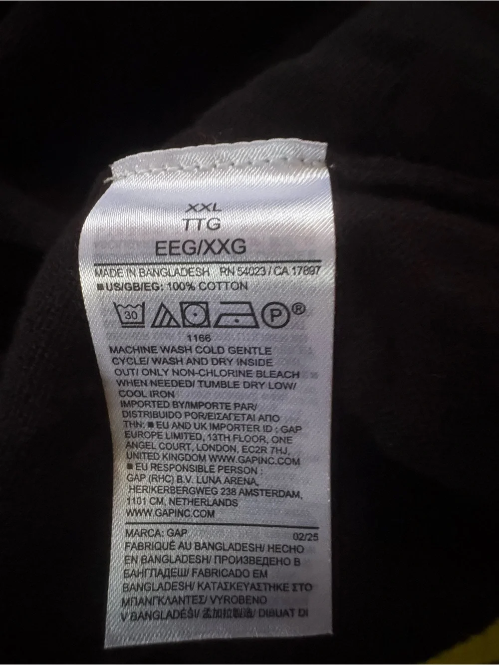 GAP Black Crewneck Sweater